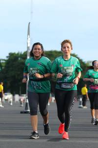 BIB: 550, 5511
                            <button type="button" onclick="openModal(5173037)" class="btn btn-primary btn-sm float-right btn-popup" data-toggle="modal" data-target=".modal-high-quality">
                        <i class="fas fa-shopping-cart"></i> Add to Cart
                    </button>
                                            <button type="button" onclick="isThisMe(5173037, true)" class="btn btn-success btn-sm float-right btn-popup btn-isme hidden" data-toggle="tooltip" data-placement="bottom" title="นี่คือรูปของคุณใช่ไหม คลิกที่นี่เพื่อเอาเข้าอัลบั้ม">
                        <i class="fas fa-plus"></i> Add to album
                    </button>
                    <button type="button" onclick="isThisMe(5173037, false)" class="btn btn-warning btn-sm float-right btn-popup btn-isnotme hidden">
                        <i class="fas fa-ban"></i> Remove from album
                    </button>